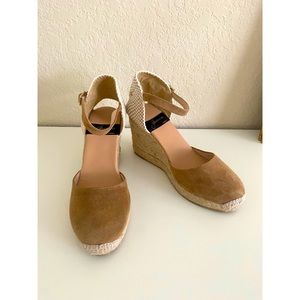NEVER WORN Gaimo espadrilles sandals